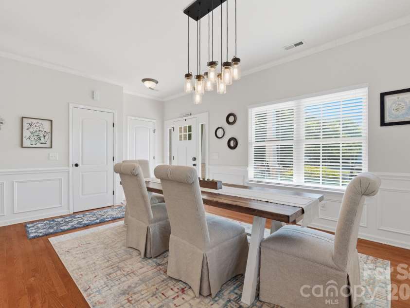 9722 Spring Crest Court, Charlotte, NC 28269.  MLS# CAR4360294, YatesRealty ID 20180. Dining Room