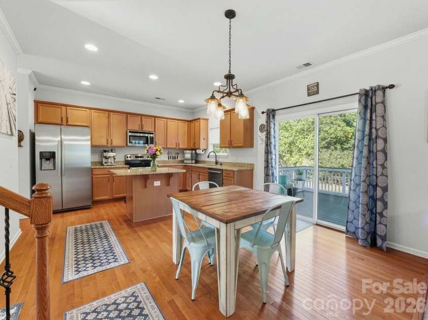 9722 Spring Crest Court, Charlotte, NC 28269.  MLS# CAR4360294, YatesRealty ID 20180. Kitchen