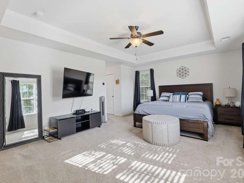 9722 Spring Crest Court, Charlotte, NC 28269.  MLS# CAR4360294, YatesRealty ID 20180. Primary Bedroom