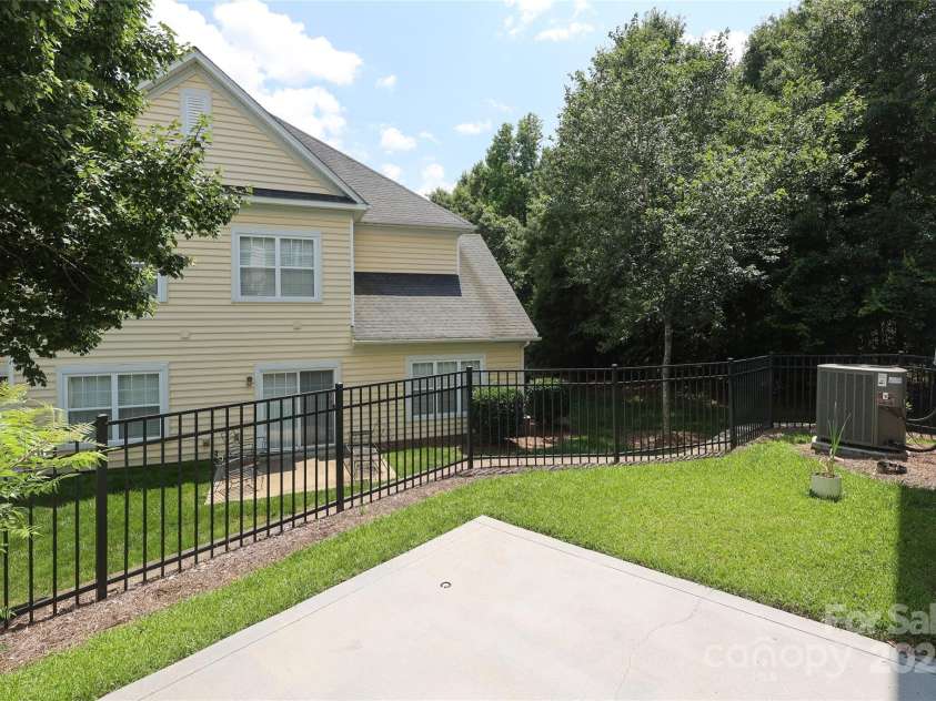 12321 Aquitaine Street, Charlotte, NC 28277.  MLS# CAR4269737, YatesRealty ID 20181. 