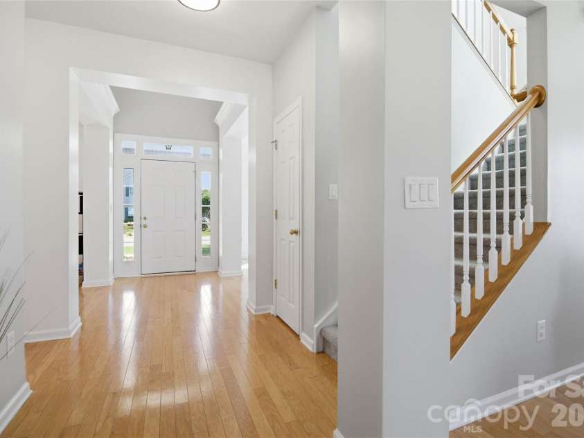 2141 Bluebonnet Lane, Matthews, NC 28104.  MLS# CAR4353561, YatesRealty ID 20181. 