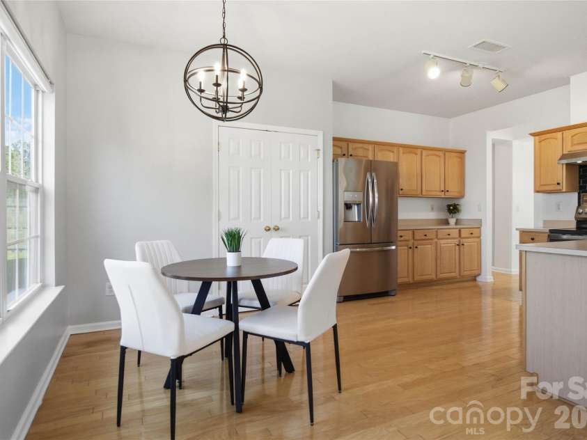 2141 Bluebonnet Lane, Matthews, NC 28104.  MLS# CAR4353561, YatesRealty ID 20181. 