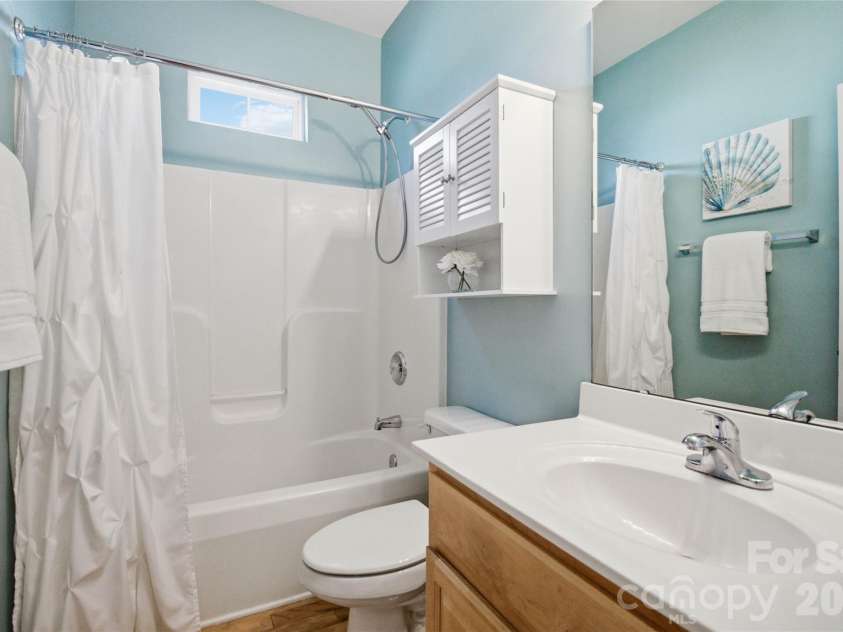 2141 Bluebonnet Lane, Matthews, NC 28104.  MLS# CAR4353561, YatesRealty ID 20181. 