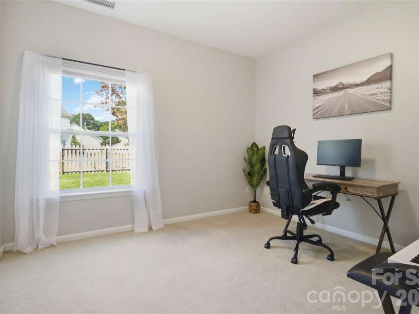 2141 Bluebonnet Lane, Matthews, NC 28104.  MLS# CAR4353561, YatesRealty ID 20181. 