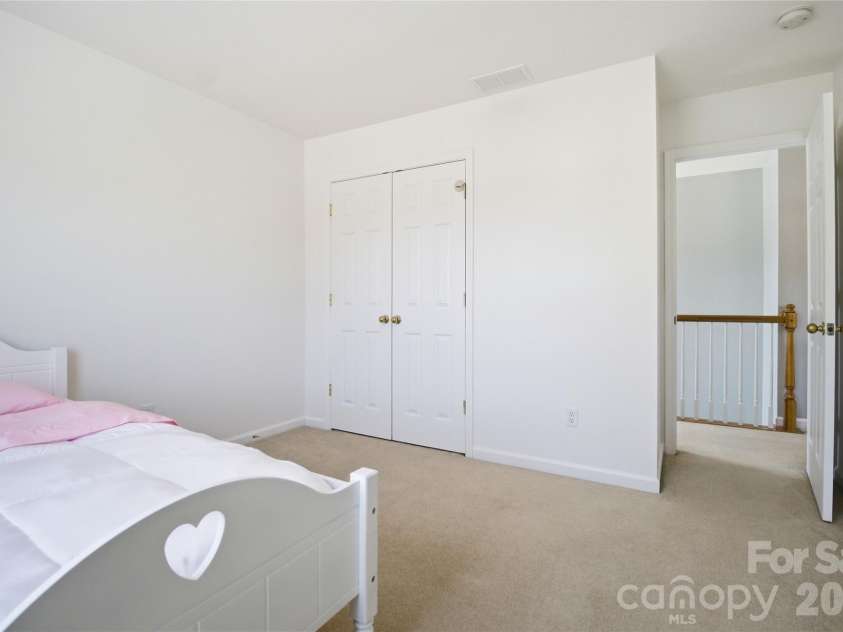 2141 Bluebonnet Lane, Matthews, NC 28104.  MLS# CAR4353561, YatesRealty ID 20181. 