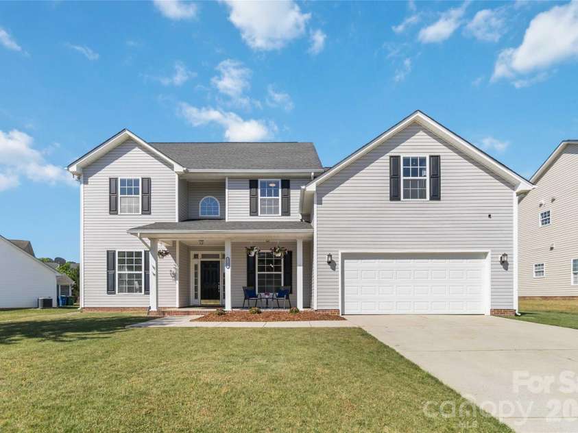2141 Bluebonnet Lane, Matthews, NC 28104.  MLS# CAR4353561, YatesRealty ID 20181. 