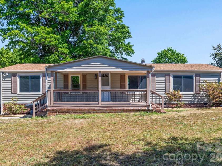 5760 Turner Drive, Kannapolis, NC 28081.  MLS# CAR4378549, YatesRealty ID 20182. 