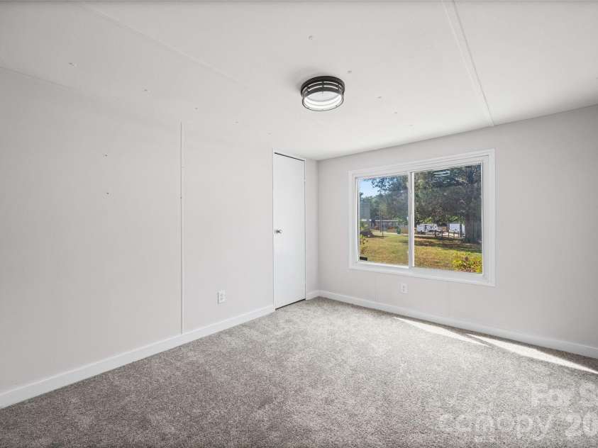 5760 Turner Drive, Kannapolis, NC 28081.  MLS# CAR4378549, YatesRealty ID 20182. 