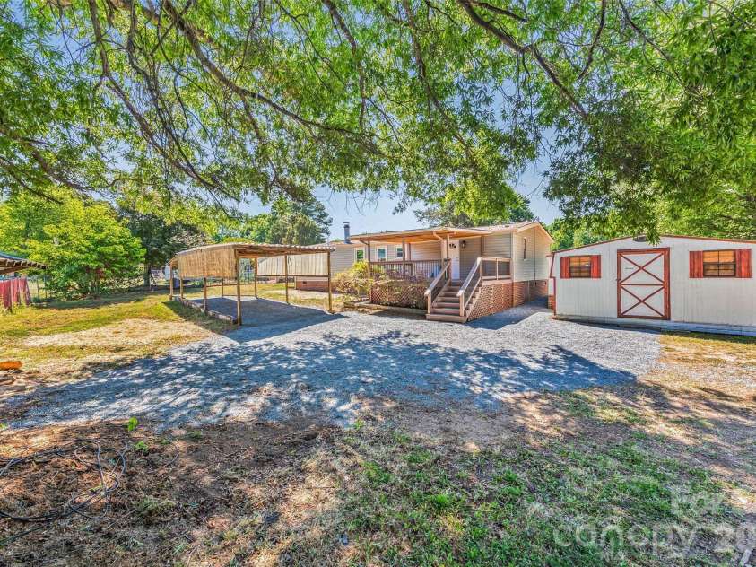 5760 Turner Drive, Kannapolis, NC 28081.  MLS# CAR4378549, YatesRealty ID 20182. 