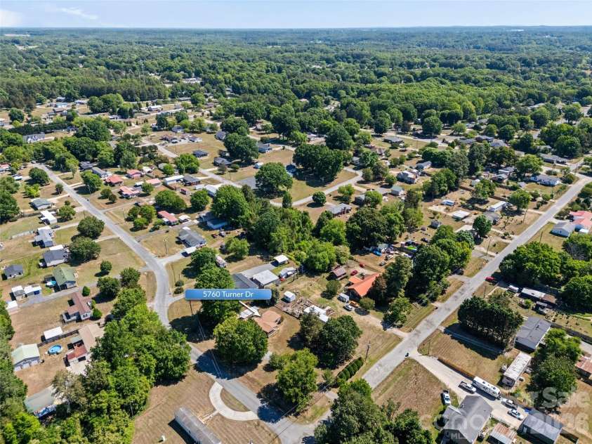 5760 Turner Drive, Kannapolis, NC 28081.  MLS# CAR4378549, YatesRealty ID 20182. 
