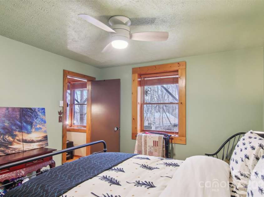 680 Creekside Drive, Maggie Valley, NC 28751.  MLS# CAR4232655, YatesRealty ID 20184. 