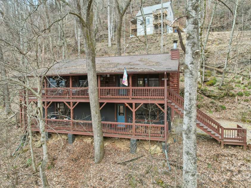 680 Creekside Drive, Maggie Valley, NC 28751.  MLS# CAR4232655, YatesRealty ID 20184. 
