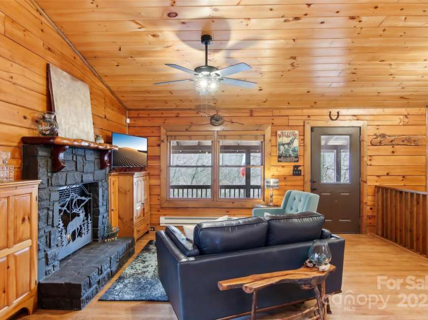 680 Creekside Drive, Maggie Valley, NC 28751.  MLS# CAR4232655, YatesRealty ID 20184. 