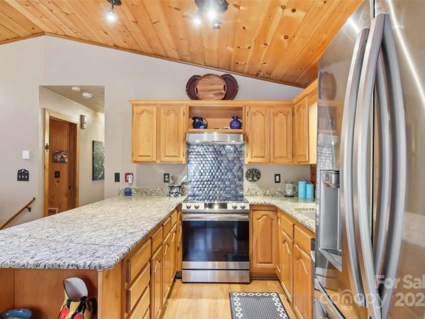 680 Creekside Drive, Maggie Valley, NC 28751.  MLS# CAR4232655, YatesRealty ID 20184. 