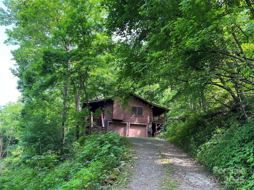 680 Creekside Drive, Maggie Valley, NC 28751.  MLS# CAR4232655, YatesRealty ID 20184. 