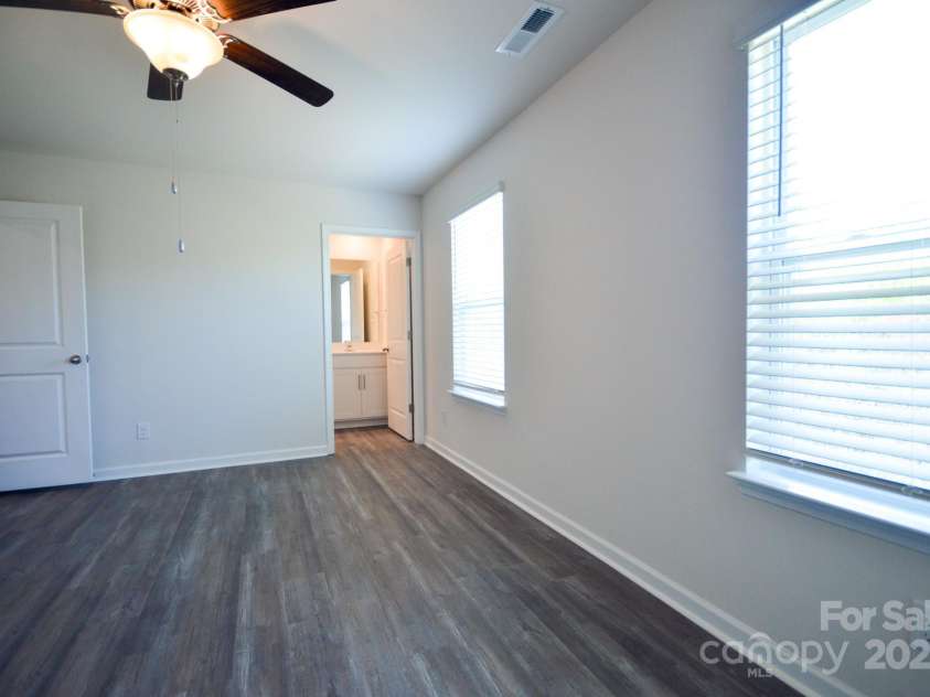 64 Cain Hollow Way, Asheville, NC 28806.  MLS# CAR4259281, YatesRealty ID 20185. 