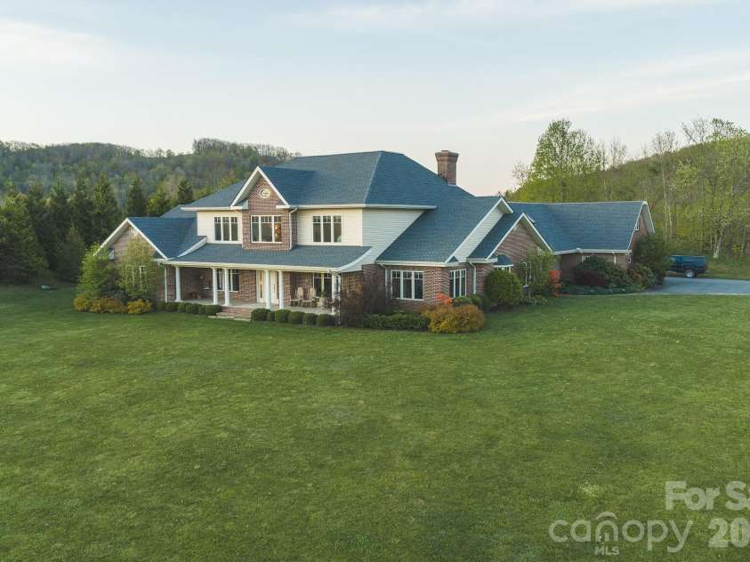 6985 Junaluska Road, Boone, NC 28607.  MLS# CAR4380137, YatesRealty ID 20185. 