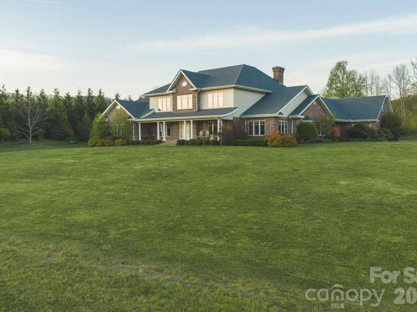 6985 Junaluska Road, Boone, NC 28607.  MLS# CAR4380137, YatesRealty ID 20185. 