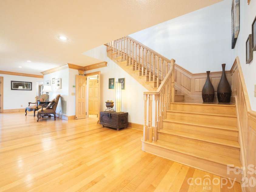 6985 Junaluska Road, Boone, NC 28607.  MLS# CAR4380137, YatesRealty ID 20185. 