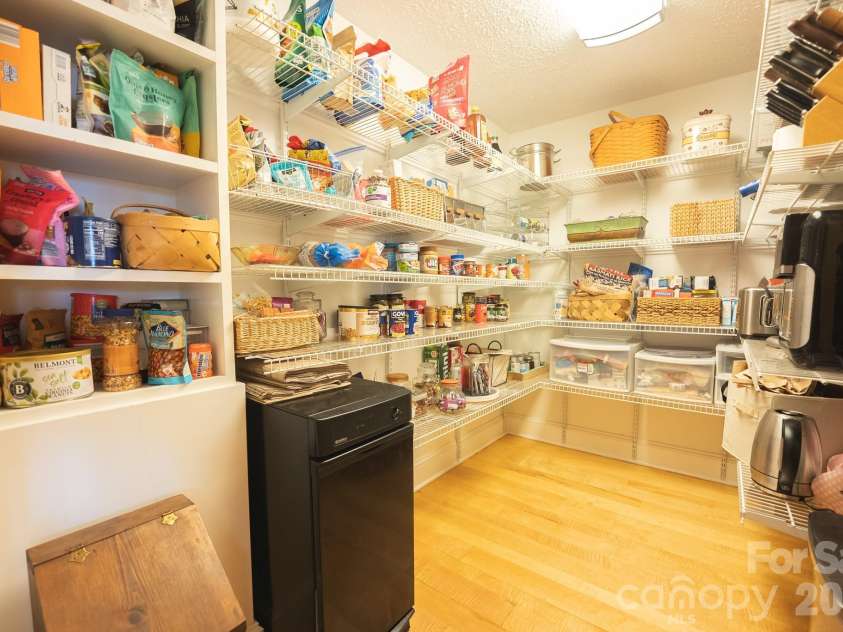 6985 Junaluska Road, Boone, NC 28607.  MLS# CAR4380137, YatesRealty ID 20185. 