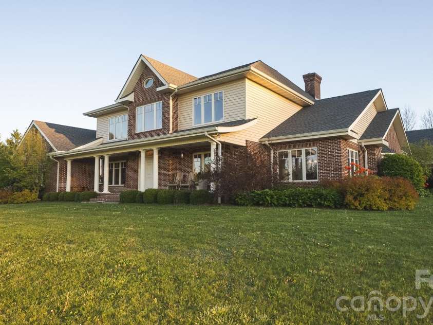 6985 Junaluska Road, Boone, NC 28607.  MLS# CAR4380137, YatesRealty ID 20185. 