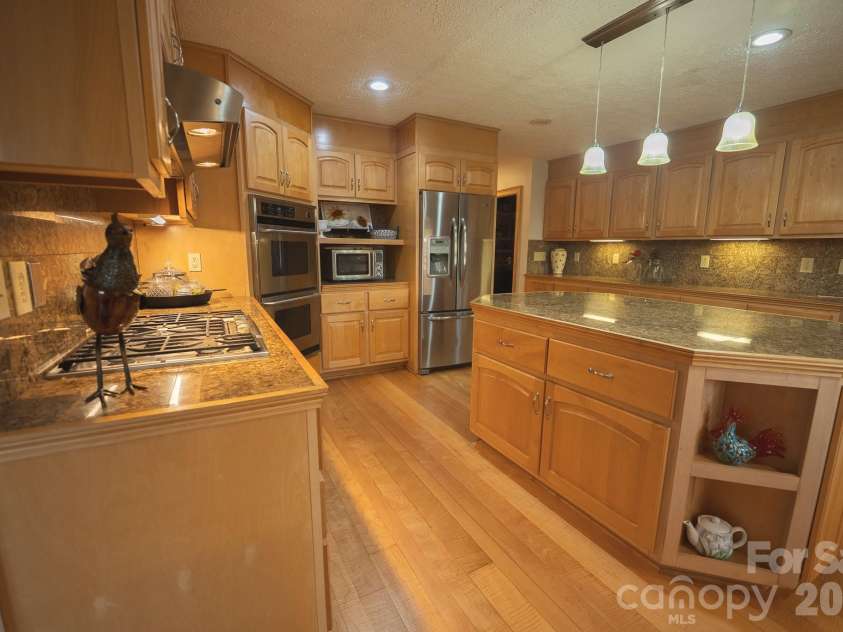 6985 Junaluska Road, Boone, NC 28607.  MLS# CAR4380137, YatesRealty ID 20185. 