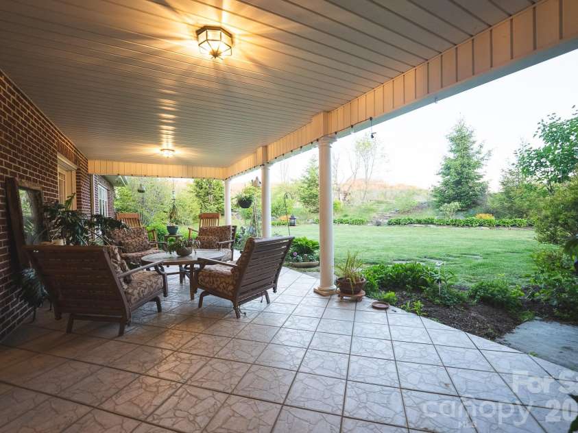 6985 Junaluska Road, Boone, NC 28607.  MLS# CAR4380137, YatesRealty ID 20185. 