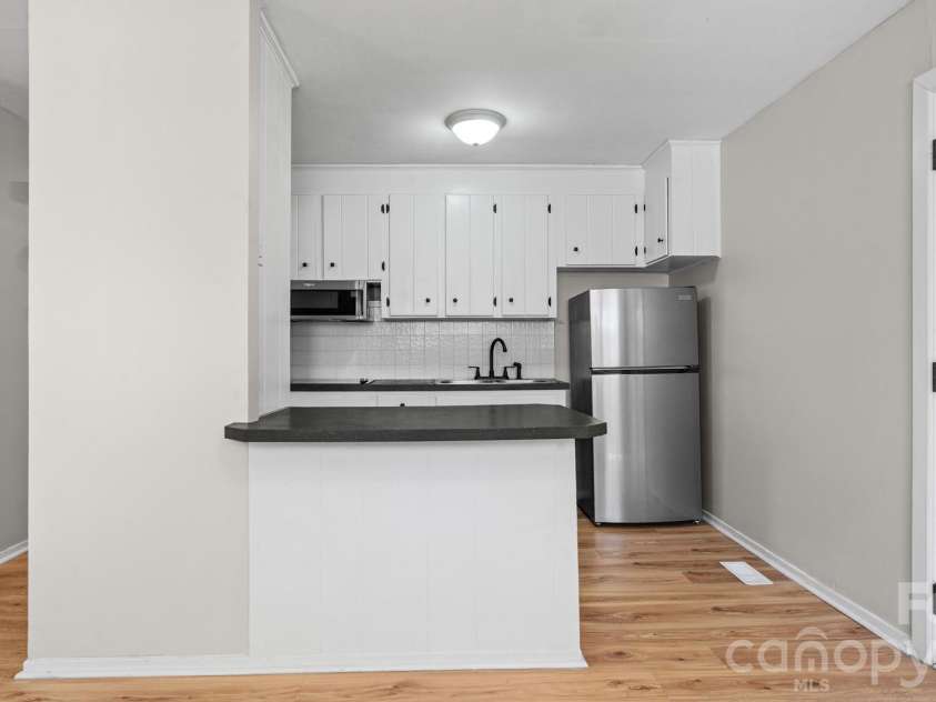 605 Park Terrace, Gastonia, NC 28054.  MLS# CAR4373381, YatesRealty ID 20186. 