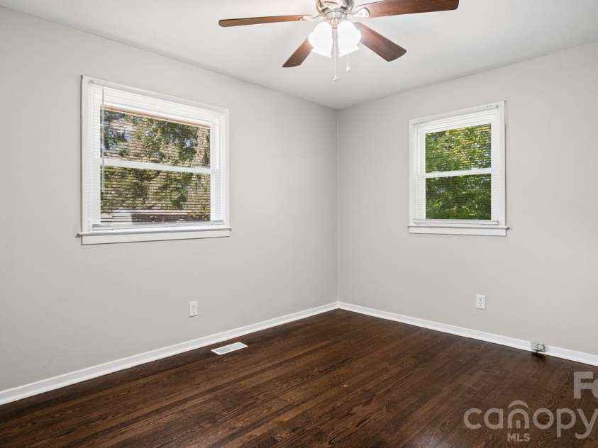 605 Park Terrace, Gastonia, NC 28054.  MLS# CAR4373381, YatesRealty ID 20186. 