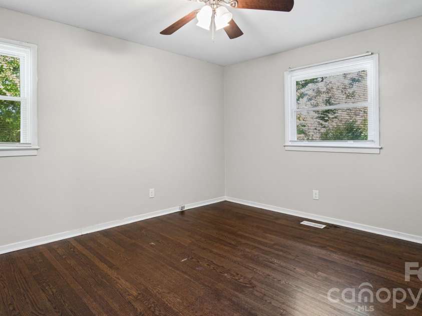 605 Park Terrace, Gastonia, NC 28054.  MLS# CAR4373381, YatesRealty ID 20186. 
