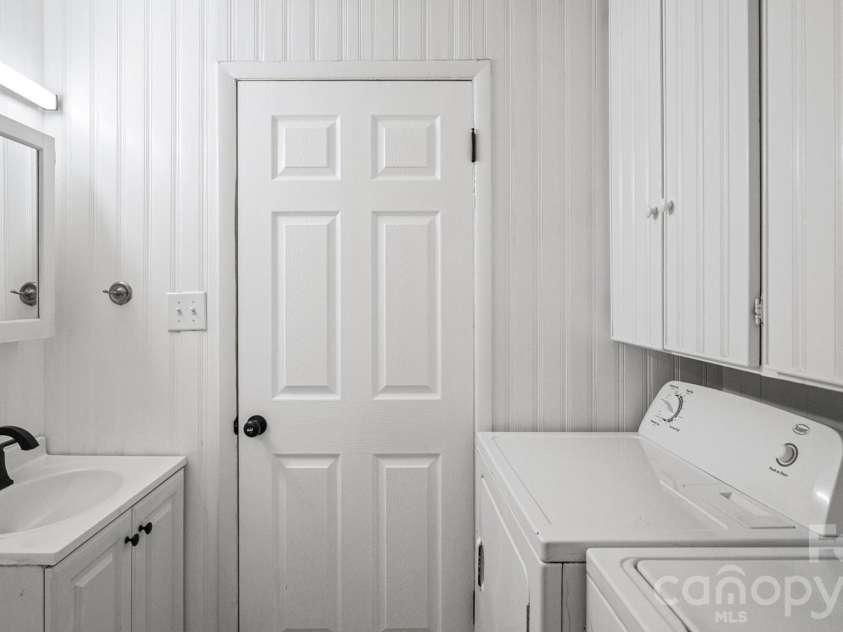 605 Park Terrace, Gastonia, NC 28054.  MLS# CAR4373381, YatesRealty ID 20186. 
