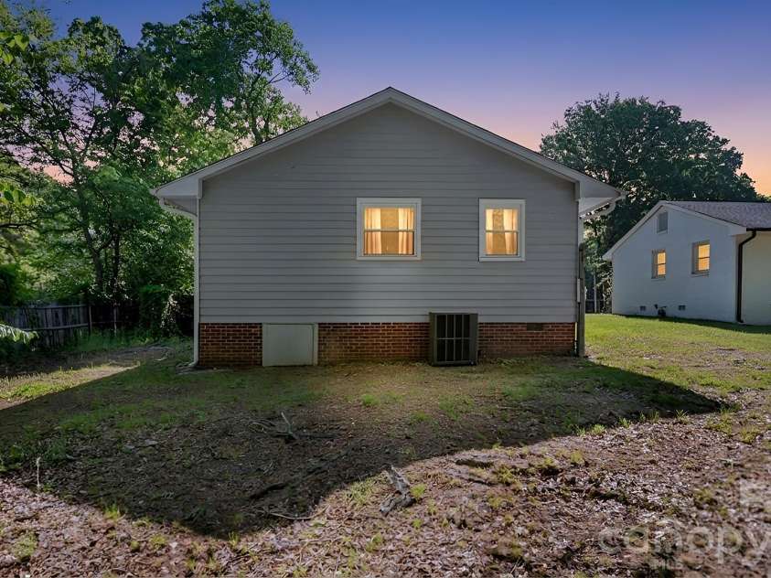 605 Park Terrace, Gastonia, NC 28054.  MLS# CAR4373381, YatesRealty ID 20186. 