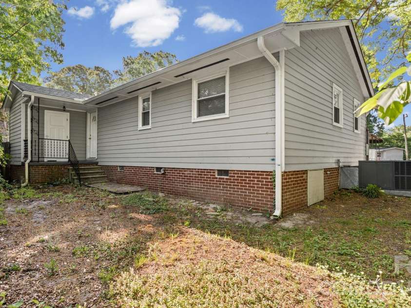605 Park Terrace, Gastonia, NC 28054.  MLS# CAR4373381, YatesRealty ID 20186. 