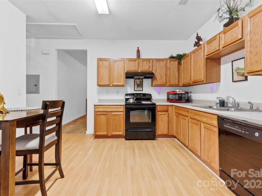 7138 Somerset Springs Drive, Charlotte, NC 28262.  MLS# CAR4267659, YatesRealty ID 20186. 