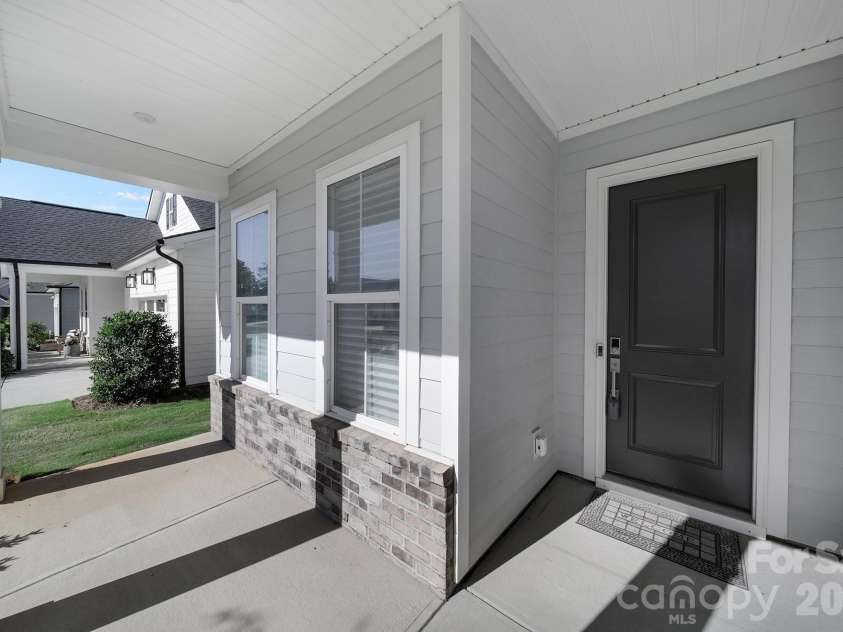 8021 Brookbank Drive, Charlotte, NC 28269.  MLS# CAR4345223, YatesRealty ID 20188. 