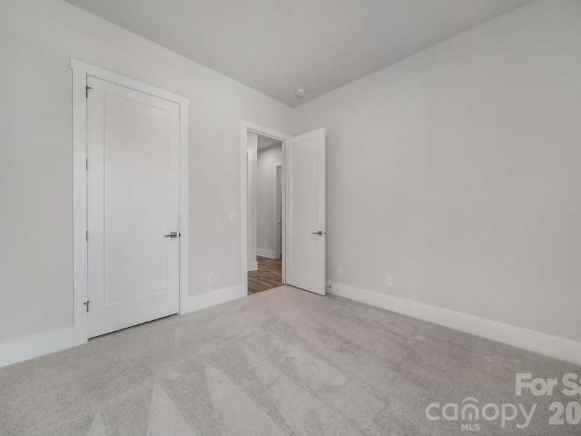8021 Brookbank Drive, Charlotte, NC 28269.  MLS# CAR4345223, YatesRealty ID 20188. 