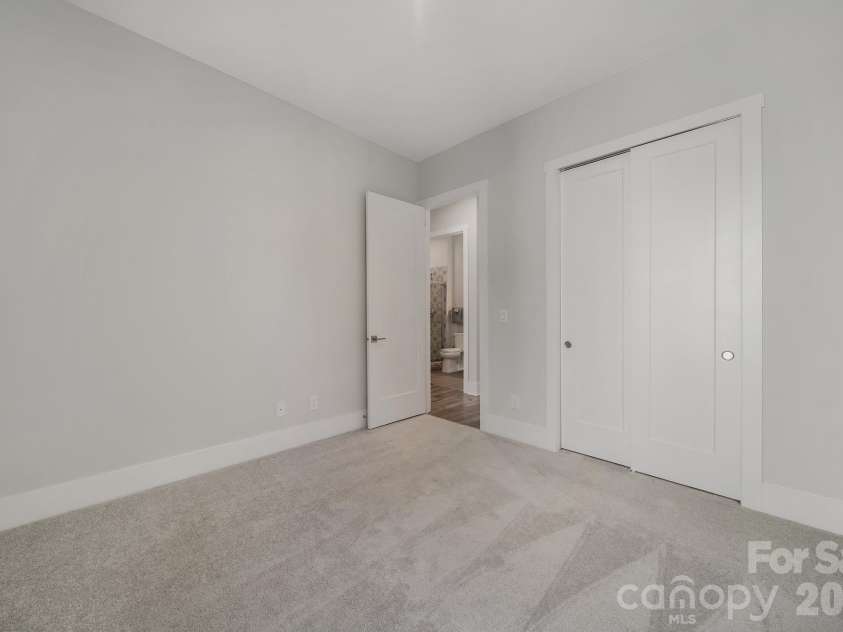8021 Brookbank Drive, Charlotte, NC 28269.  MLS# CAR4345223, YatesRealty ID 20188. 
