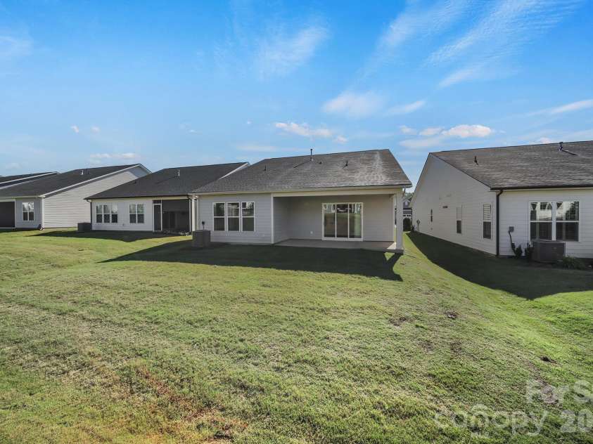 8021 Brookbank Drive, Charlotte, NC 28269.  MLS# CAR4345223, YatesRealty ID 20188. 