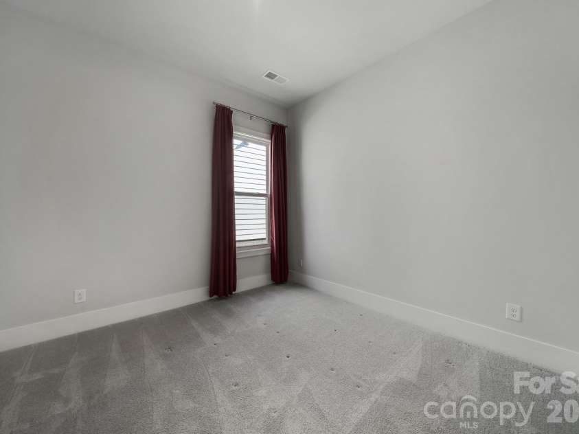 8021 Brookbank Drive, Charlotte, NC 28269.  MLS# CAR4345223, YatesRealty ID 20188. 