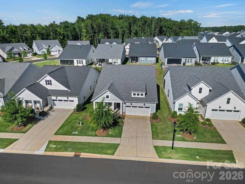 8021 Brookbank Drive, Charlotte, NC 28269.  MLS# CAR4345223, YatesRealty ID 20188. 
