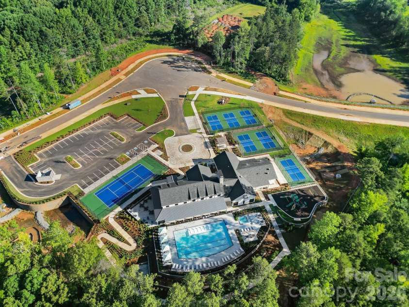 8021 Brookbank Drive, Charlotte, NC 28269.  MLS# CAR4345223, YatesRealty ID 20188. 
