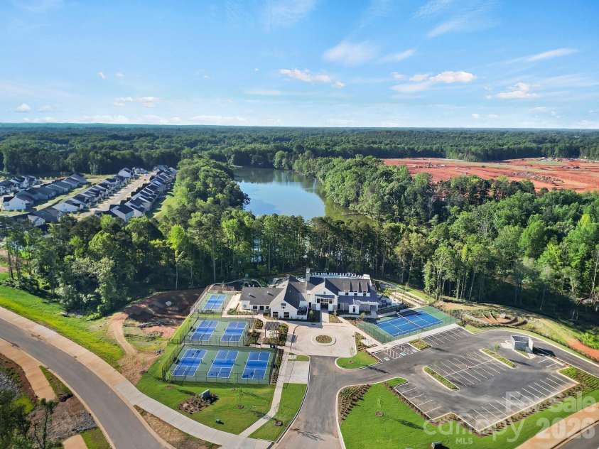 8021 Brookbank Drive, Charlotte, NC 28269.  MLS# CAR4345223, YatesRealty ID 20188. 