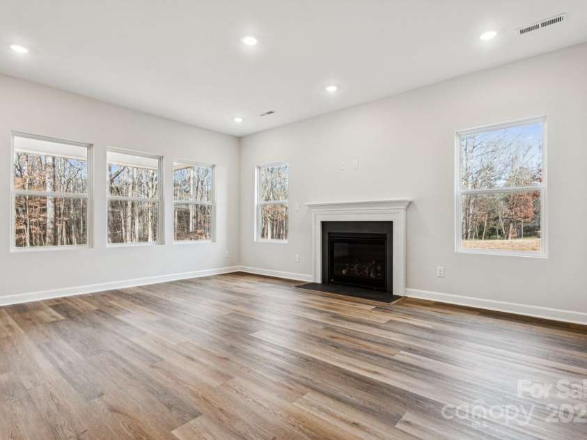 908 Westminster Drive, Statesville, NC 28677.  MLS# CAR4255889, YatesRealty ID 20188. 