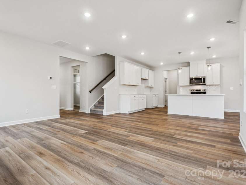 908 Westminster Drive, Statesville, NC 28677.  MLS# CAR4255889, YatesRealty ID 20188. 