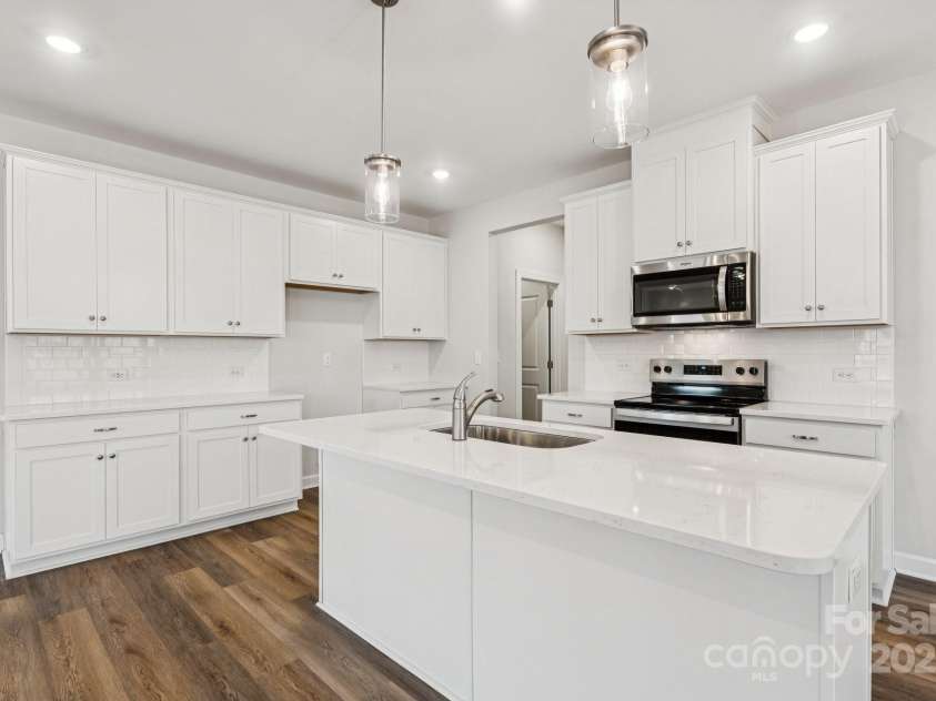 908 Westminster Drive, Statesville, NC 28677.  MLS# CAR4255889, YatesRealty ID 20188. 