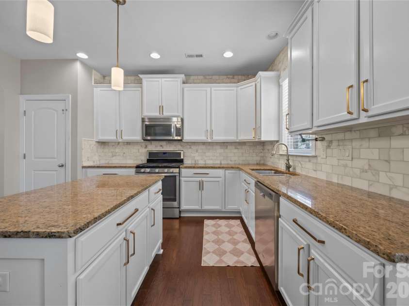 921 Rock Forest Way, Fort Mill, SC 29707.  MLS# CAR4359119, YatesRealty ID 20189. 