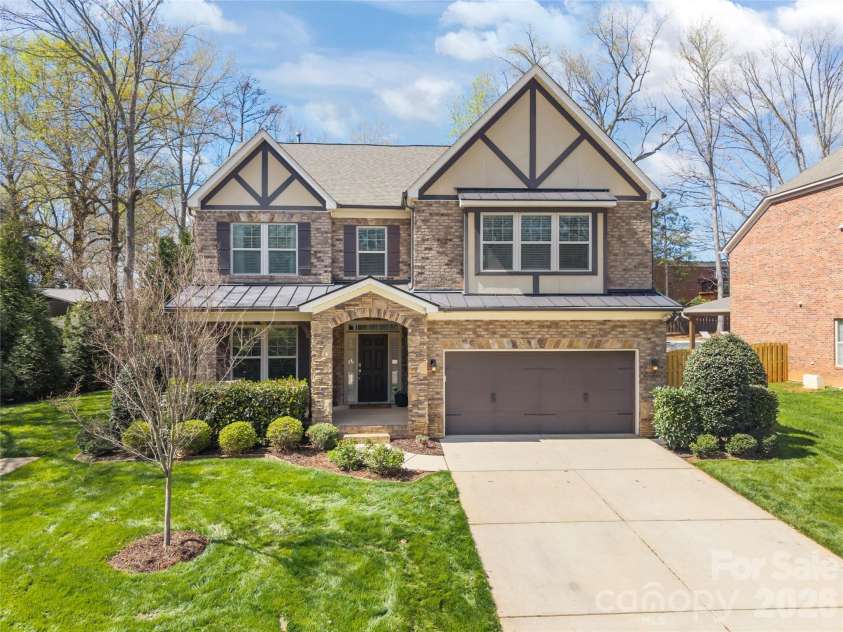 921 Rock Forest Way, Fort Mill, SC 29707.  MLS# CAR4359119, YatesRealty ID 20189. 921 Rock Forest Way