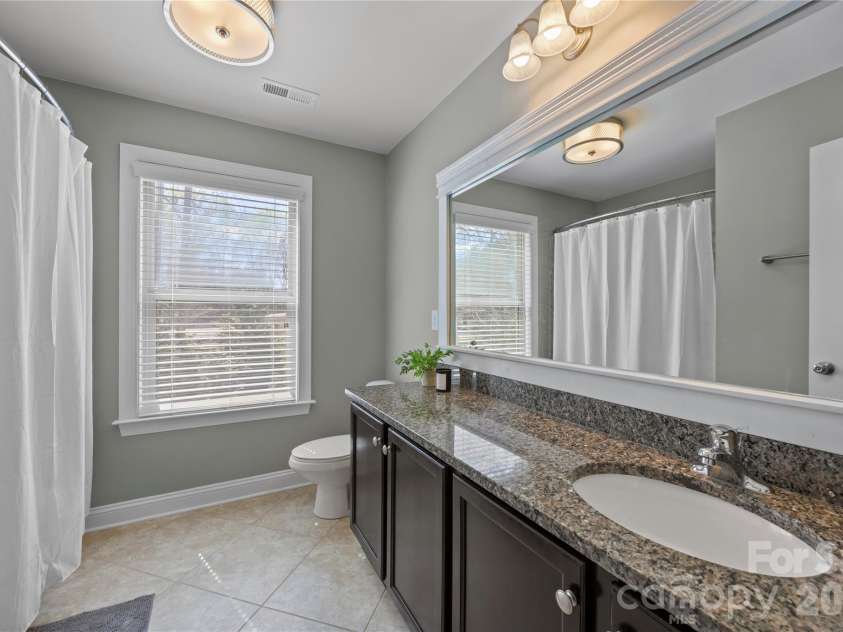 921 Rock Forest Way, Fort Mill, SC 29707.  MLS# CAR4359119, YatesRealty ID 20189. Full bath