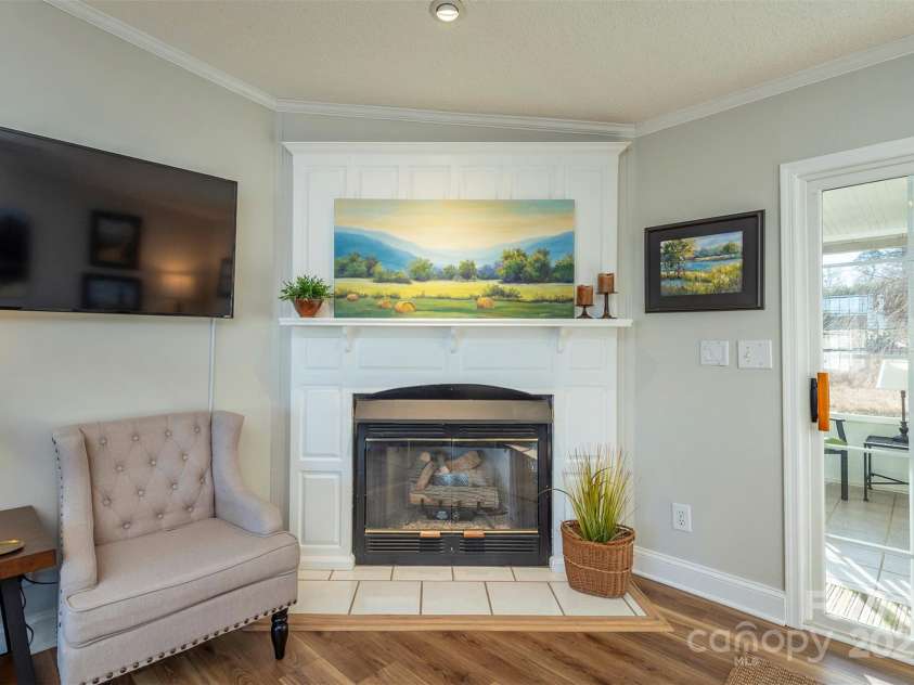 428 Riverwind Drive, Hendersonville, NC 28739.  MLS# CAR4331015, YatesRealty ID 2019. 