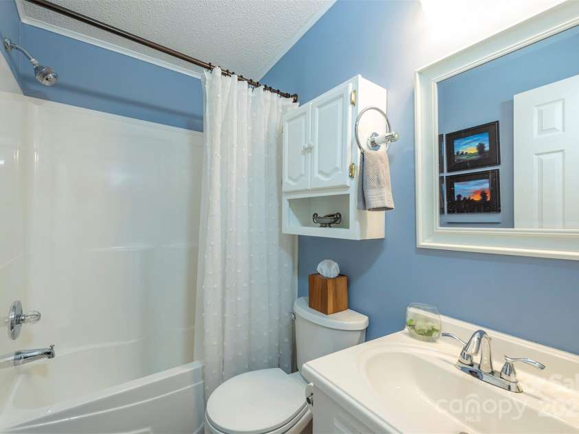 428 Riverwind Drive, Hendersonville, NC 28739.  MLS# CAR4331015, YatesRealty ID 2019. 